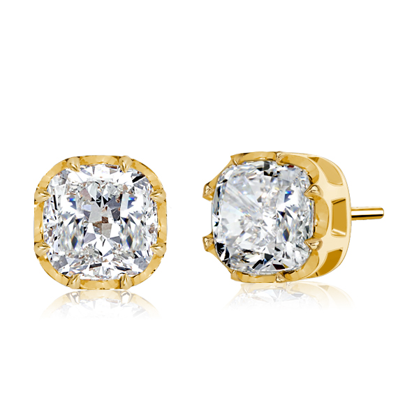 

Italo Golden Single Stone Cushion Cut Stud Earrings, White