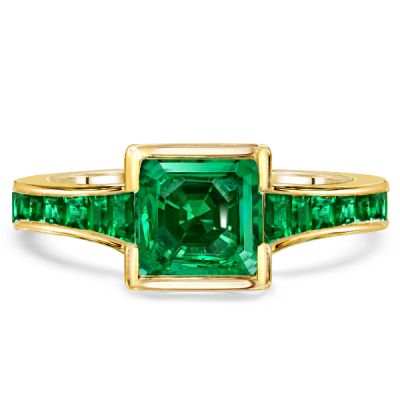 Asscher Cut Bezel Setting Emerald Engagement Ring