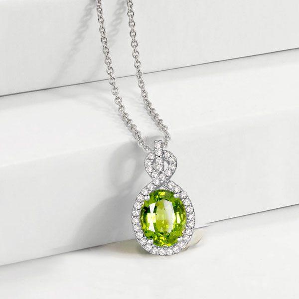 The Exquisite Beauty of a Peridot Pendant Necklace