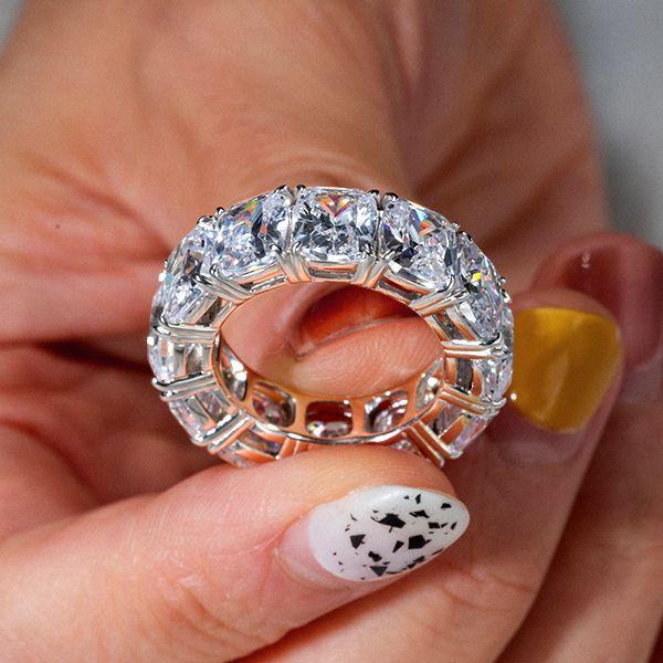 Why Italojewelry is the Best Online Jewelry Store for Cushion Cut Eternity Bands?