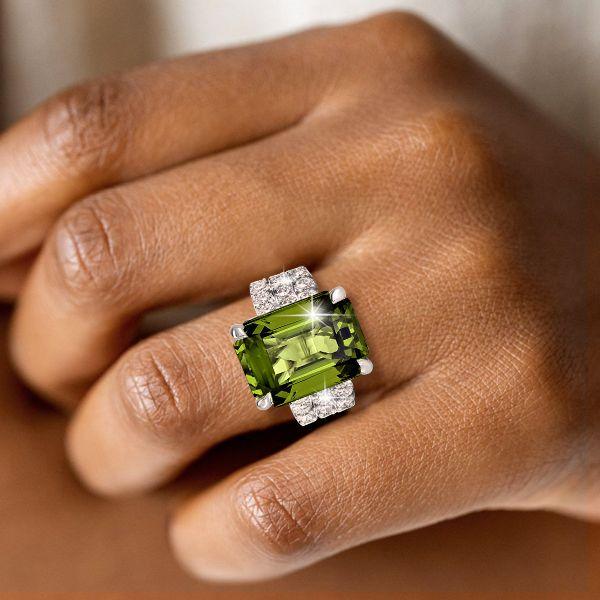 Choosing the Best Online Jewelry Store for Peridot Wedding Ring Sets
