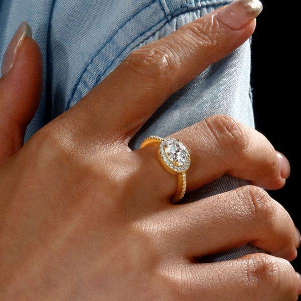 Oval Ring with Halo: A Stunning Blend of Elegance and Style