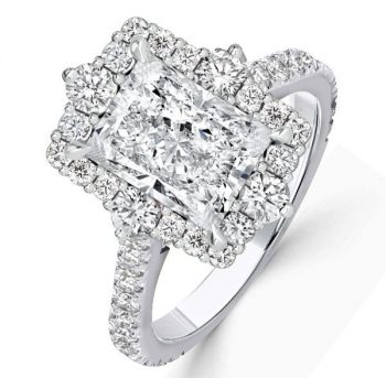 What Makes a Halo Vintage Engagement Ring the Perfect Choice?